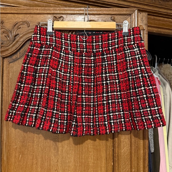 Alice and Olivia Red Plaid Tweed Jacket and Skirt Set - Picture 5 of 8